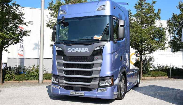 caminhão rebaixado scania